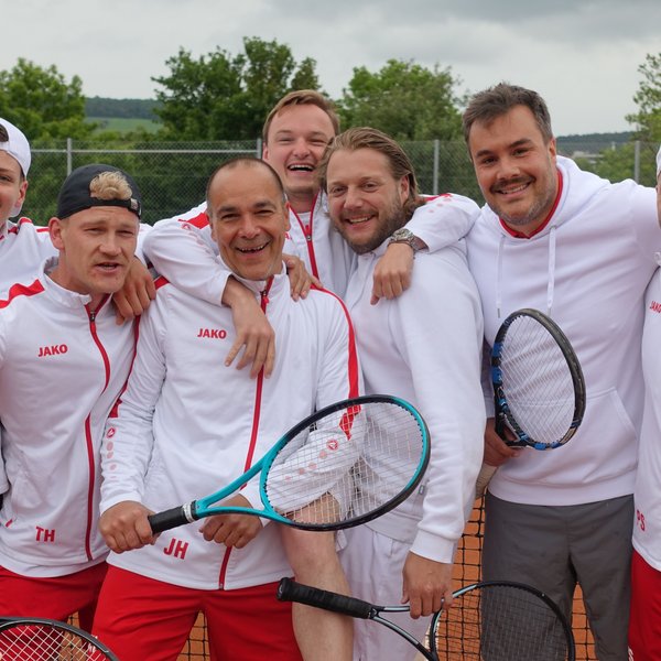 Die Partynacht-Kräfte der Herren 1 - das neue Tennis-Doping